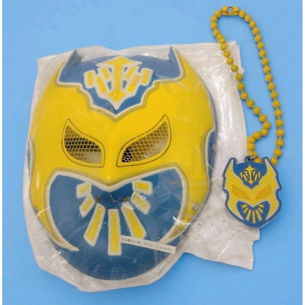 Sin Cara WWE Authentic Plastic Youth Wrestling Mask Metal Necklace 2011 NEW